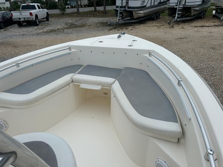 Cobia 220-CENTER-CONSOLE image