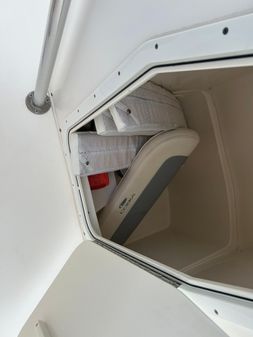 Cobia 220-CENTER-CONSOLE image