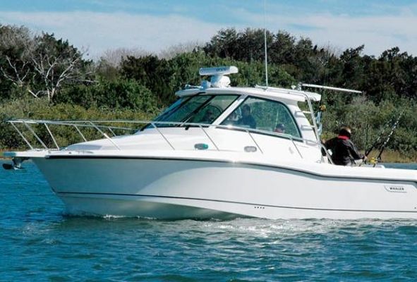 Boston Whaler 345 Conquest - main image