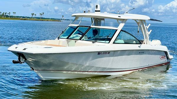 Boston Whaler 320 Vantage