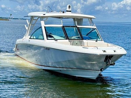 Boston Whaler 320 Vantage image