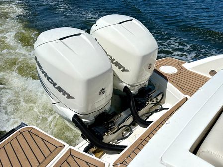 Boston Whaler 320 Vantage image