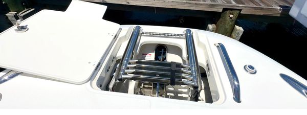 Boston Whaler 320 Vantage image