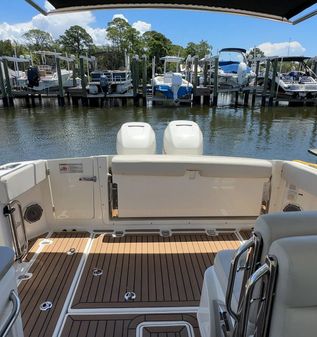 Boston Whaler 320 Vantage image