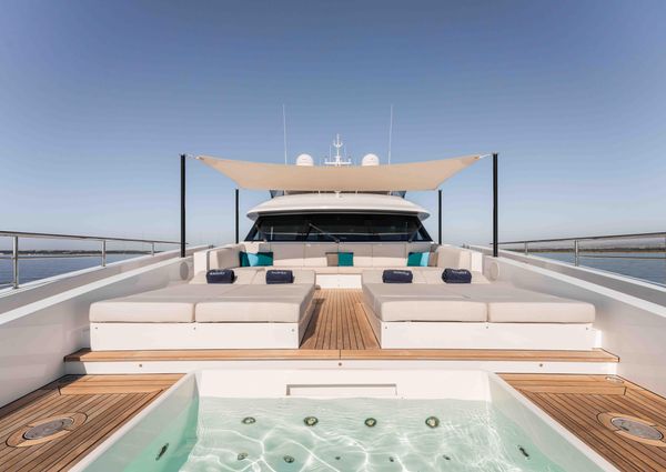 Benetti 125 image