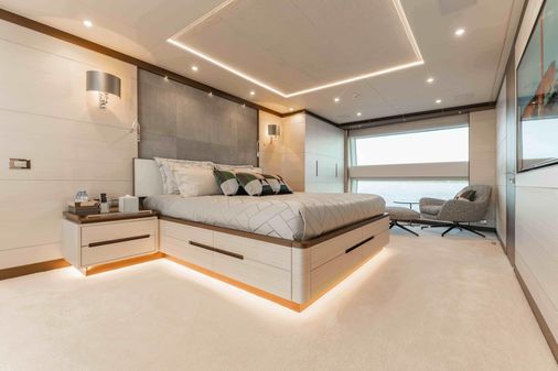 Benetti 125 image