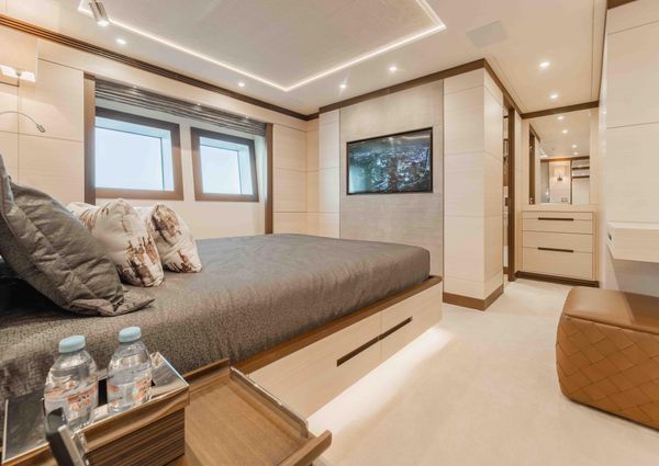 Benetti 125 image