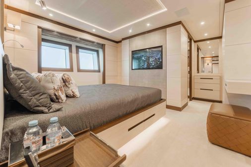 Benetti 125 image