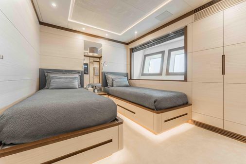 Benetti 125 image