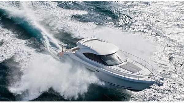 Riviera 4400 Sport Yacht Series II 