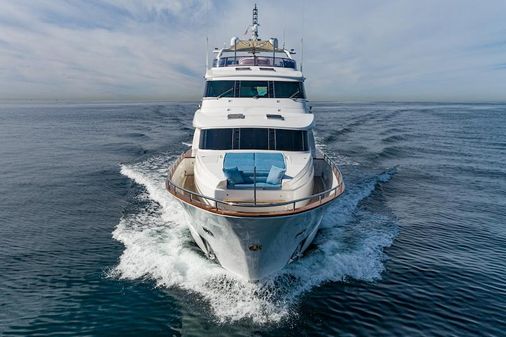 Horizon 106 Widebody Tri-Deck image