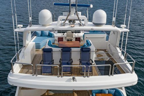Horizon 106 Widebody Tri-Deck image