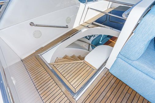 Horizon 106 Widebody Tri-Deck image