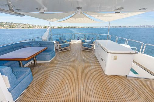 Horizon 106 Widebody Tri-Deck image