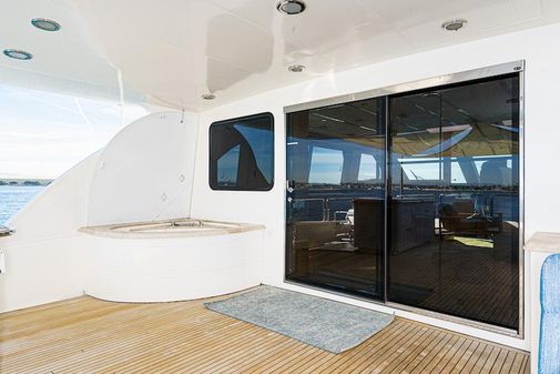 Horizon 106 Widebody Tri-Deck image