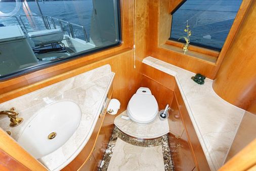 Horizon 106 Widebody Tri-Deck image