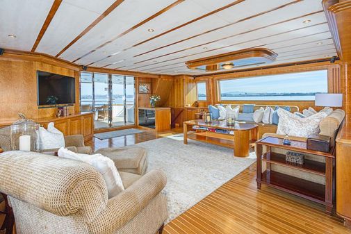 Horizon 106 Widebody Tri-Deck image