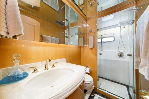 Horizon 106 Widebody Tri-Deck image