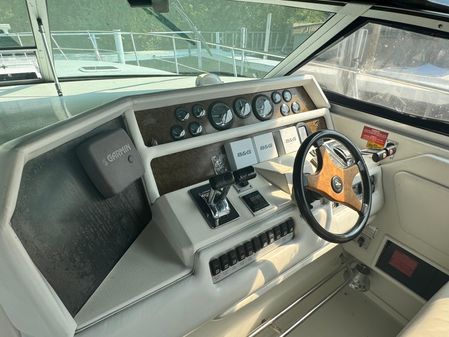 Sea Ray 370 Express Cruiser image