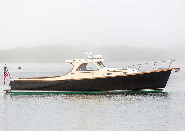 Hinckley Picnic Boat Classic image