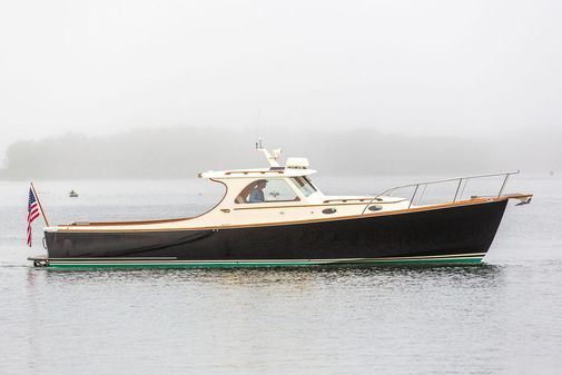 Hinckley Picnic Boat Classic image