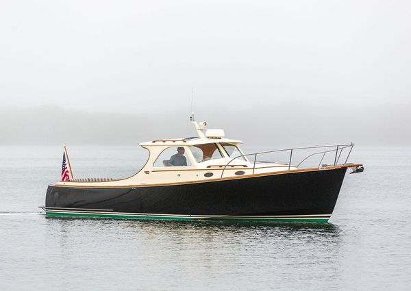 Hinckley Picnic Boat Classic image