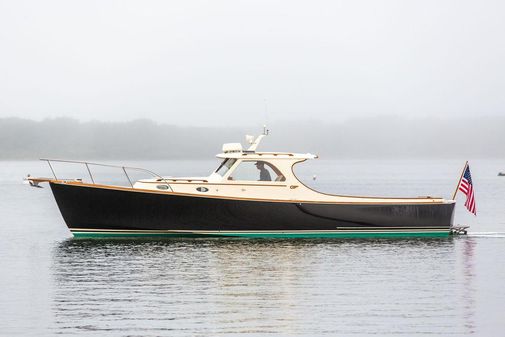 Hinckley Picnic Boat Classic image