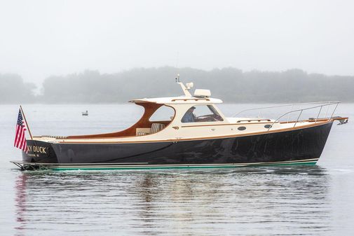 Hinckley Picnic Boat Classic image