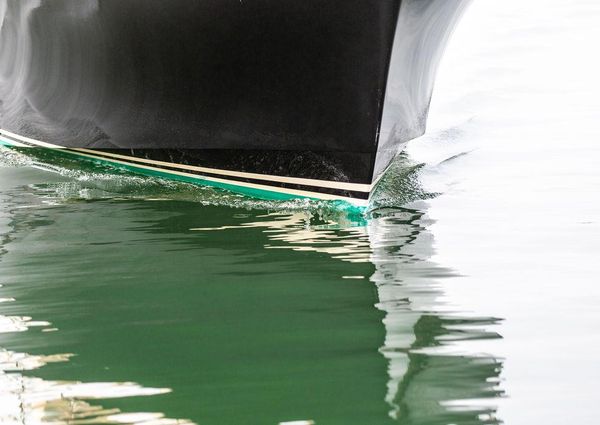 Hinckley Picnic Boat Classic image