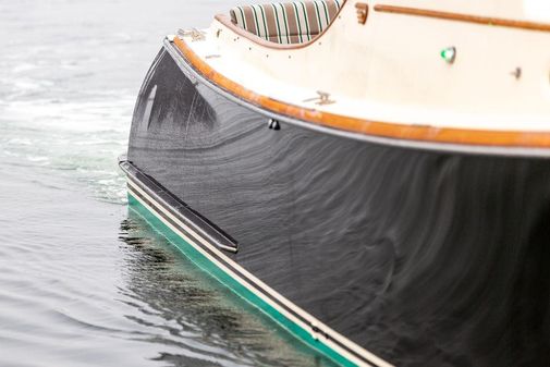 Hinckley Picnic Boat Classic image