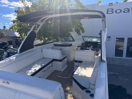 Sea Ray SDX 270 image