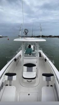 Robalo R242 Center Console image