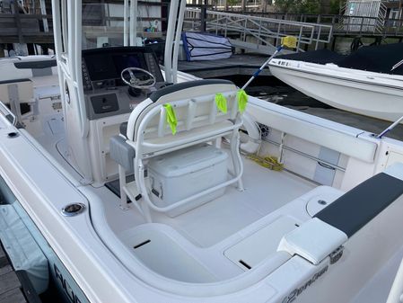 Robalo R242 Center Console image