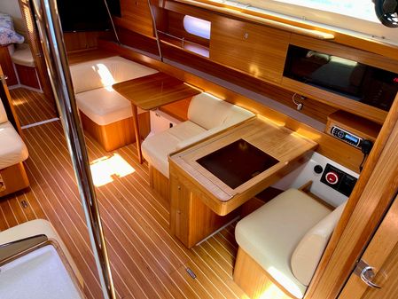 Catalina 445 image