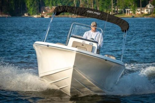 Sea Pro 202 Center Console image