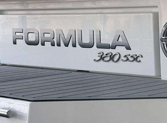 Formula 380 Super Sport Crossover image