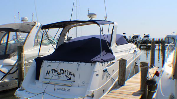 Rinker 350 Express Cruiser 