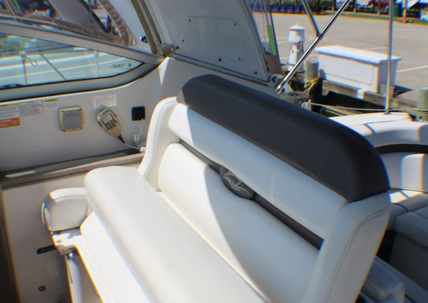 Rinker 350 Express Cruiser image