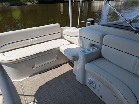 Crownline 235 CCR image