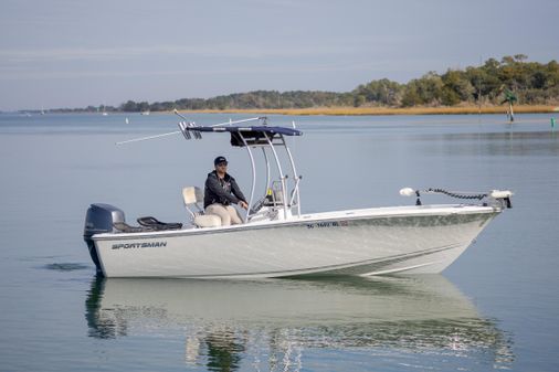 Sportsman Island Reef 19 Center Console image