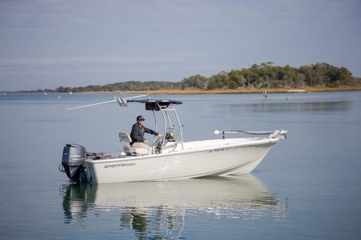 Sportsman Island Reef 19 Center Console image