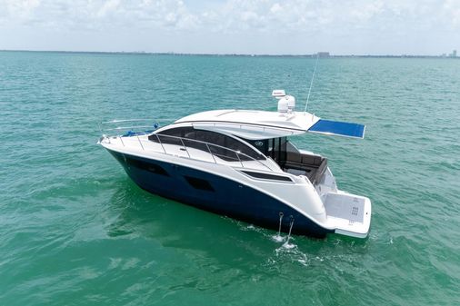 Sea Ray 400 Sundancer image