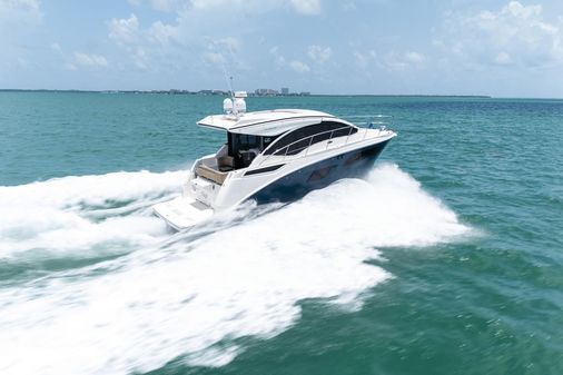 Sea Ray 400 Sundancer image