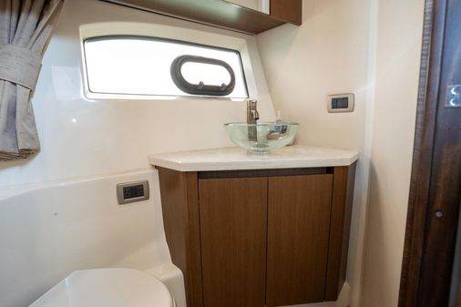 Sea Ray Sundancer 400 image