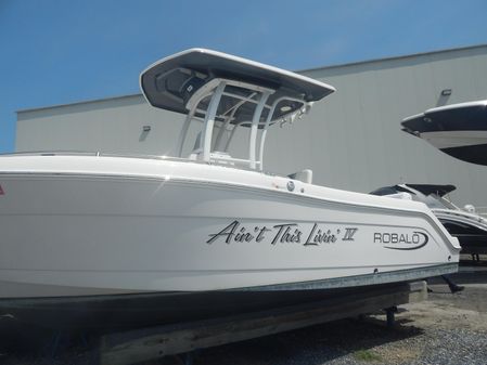 Robalo R222-CENTER-CONSOLE image