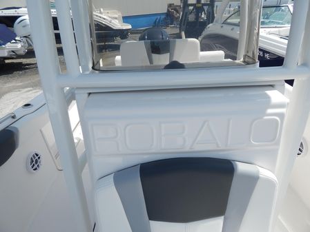 Robalo R222-CENTER-CONSOLE image