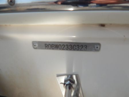 Robalo R222-CENTER-CONSOLE image