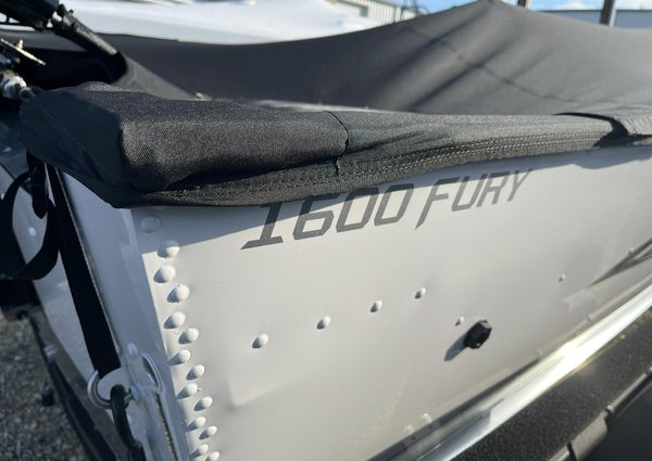 Lund 1600-FURY-SS image