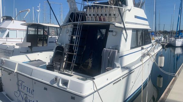 Carver 32 Convertible