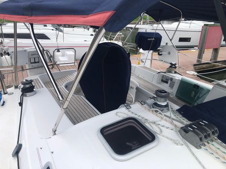 Beneteau 393 image